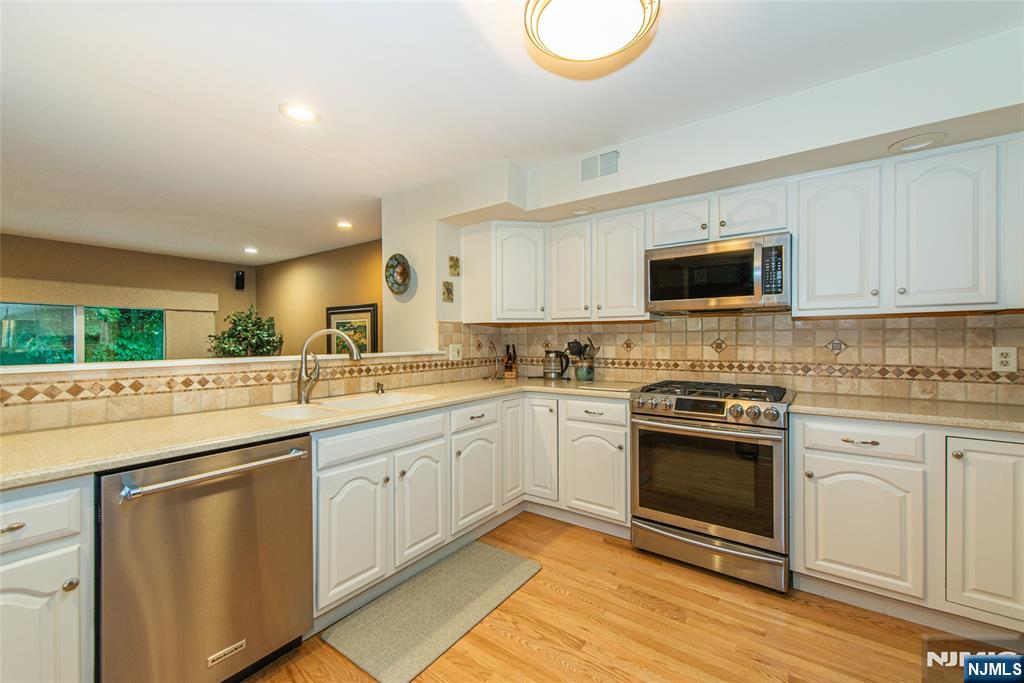 15 Fair Ridge Court