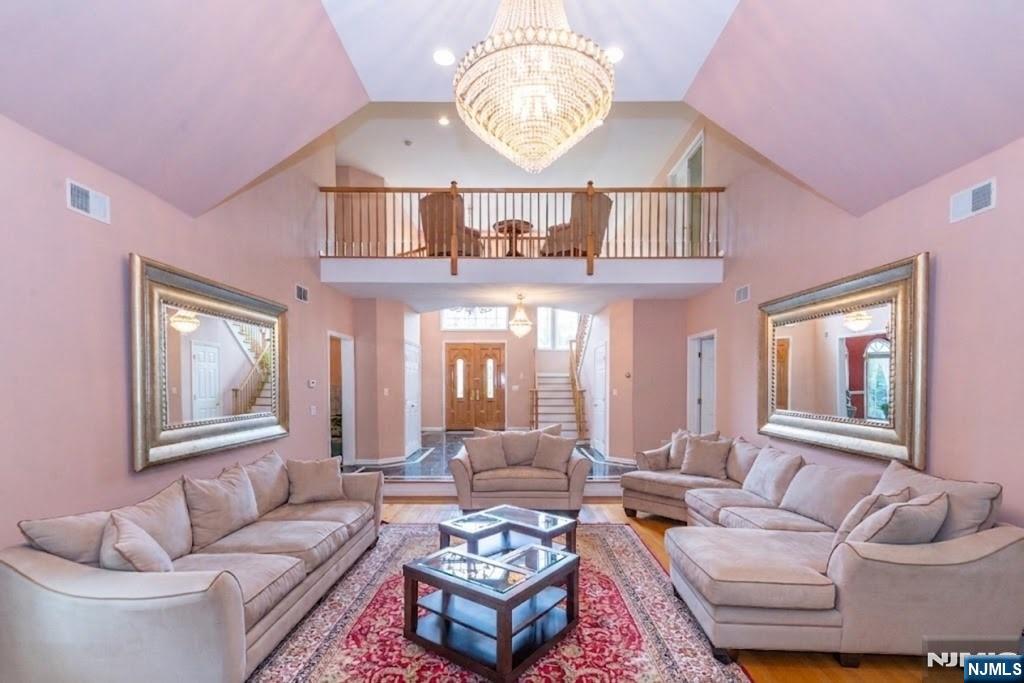 5 Raine Tree Court