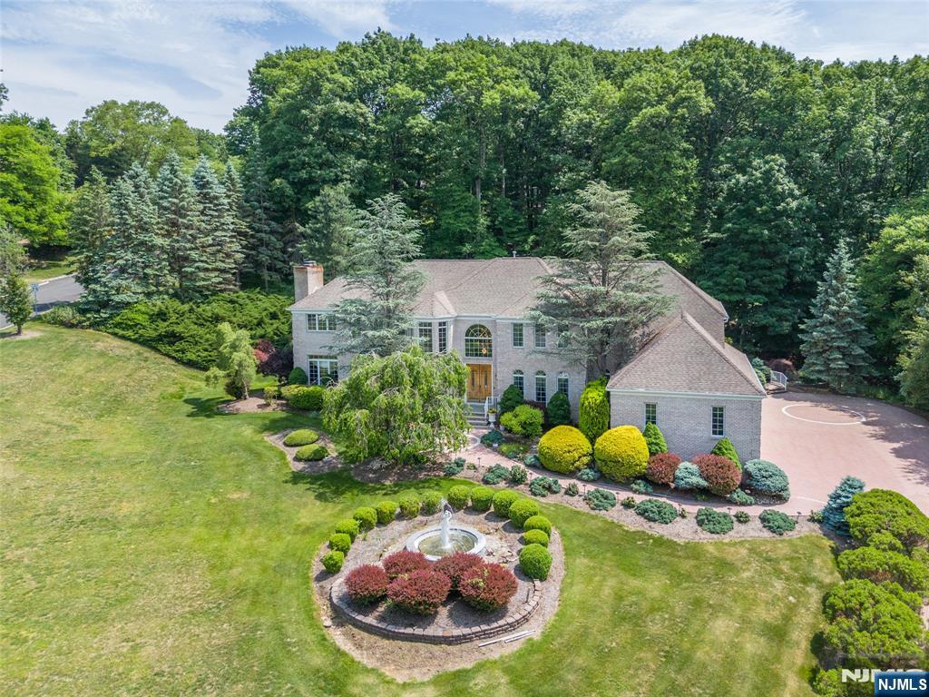 5 Raine Tree Court