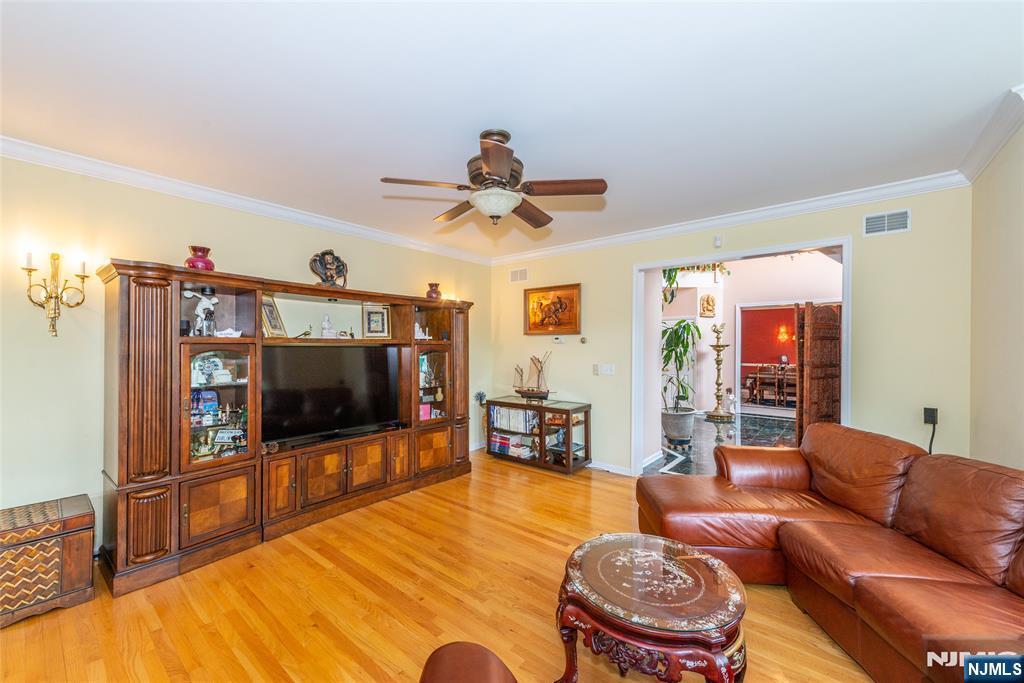 5 Raine Tree Court
