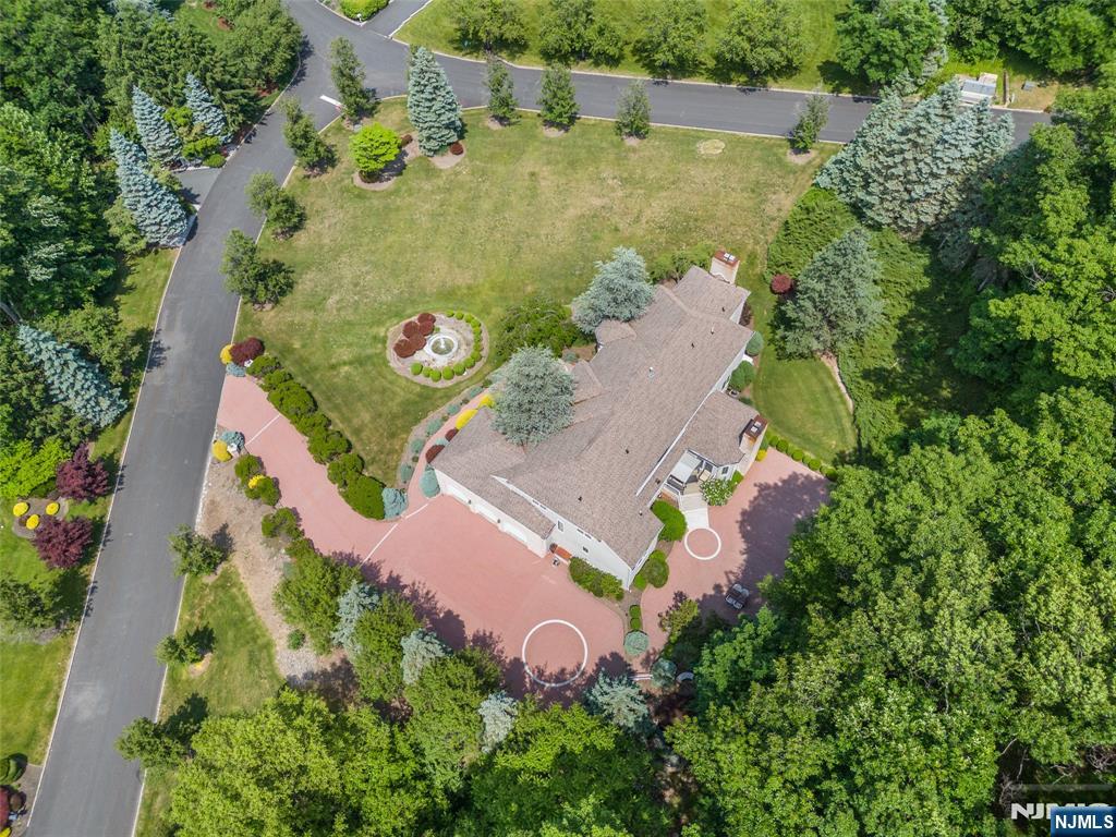 5 Raine Tree Court