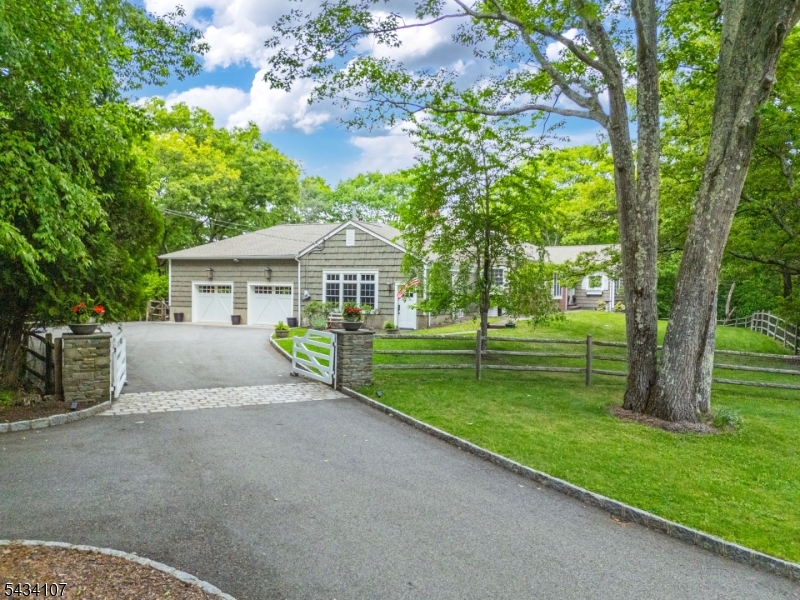 724 Ridge Rd
