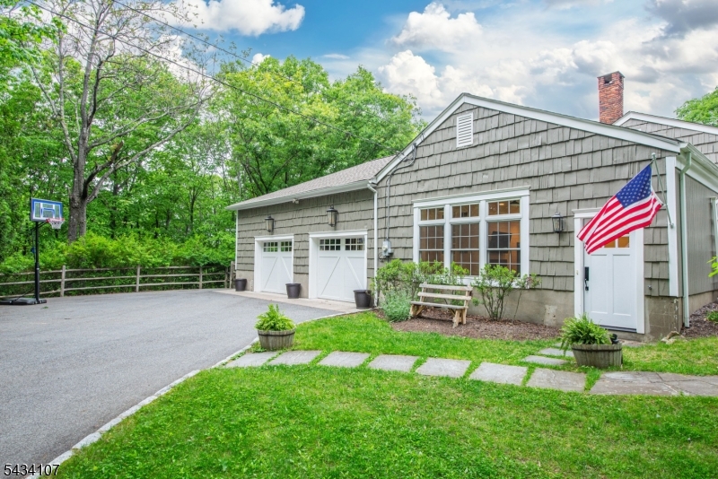 724 Ridge Rd