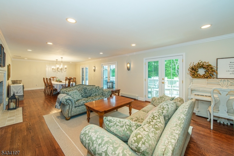 724 Ridge Rd