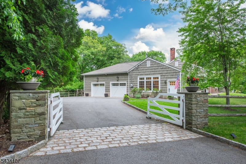 724 Ridge Rd