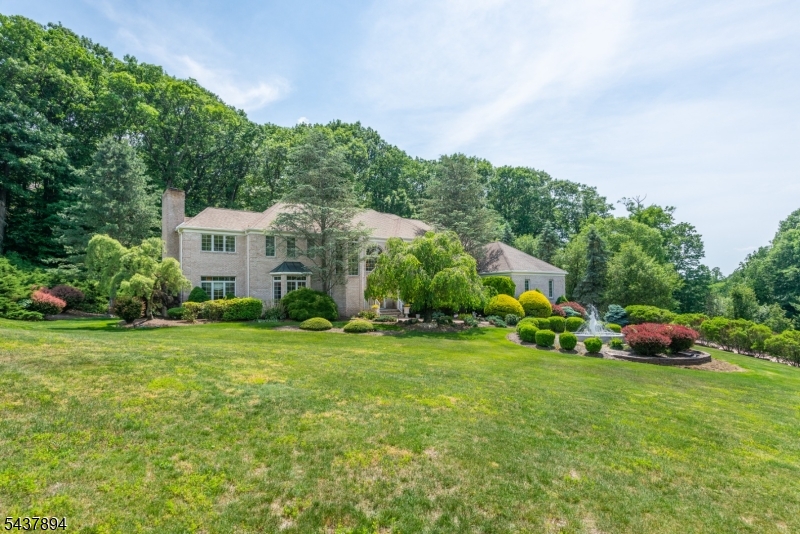 5 Raine Tree Ct