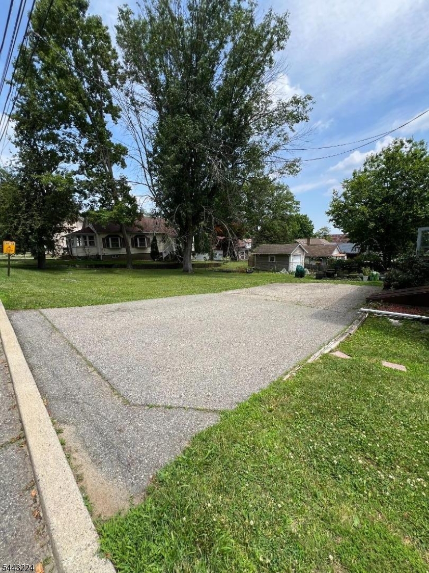 72-74 Kiel Ave