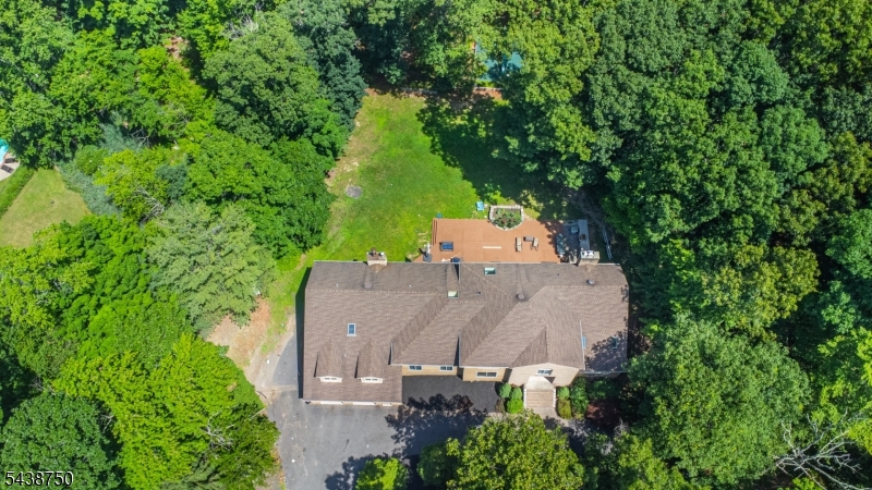 52 Tower Hill Ln