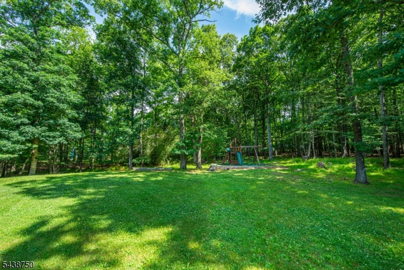 52 Tower Hill Ln