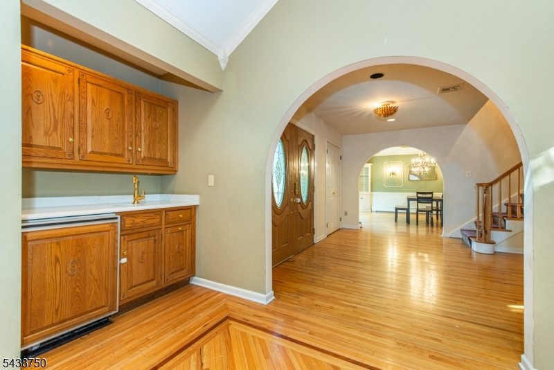 52 Tower Hill Ln