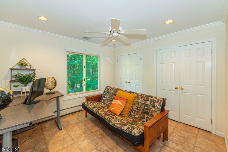 52 Tower Hill Ln