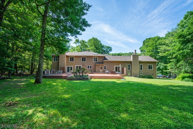 52 Tower Hill Ln