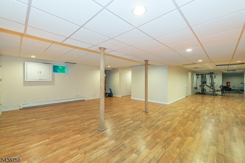 52 Tower Hill Ln
