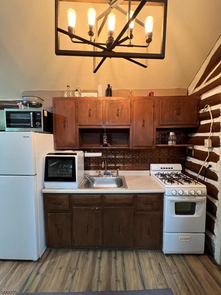 20 Wildwood St