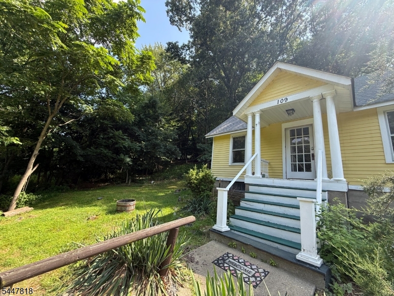 109 Carey Ave