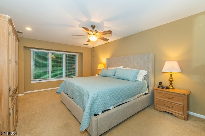 15 Fair Ridge Ct