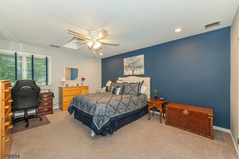 15 Fair Ridge Ct