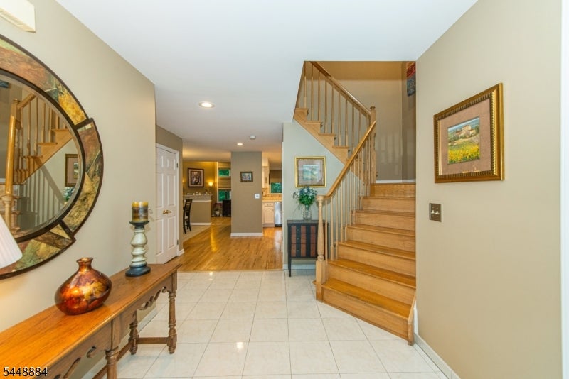 15 Fair Ridge Ct