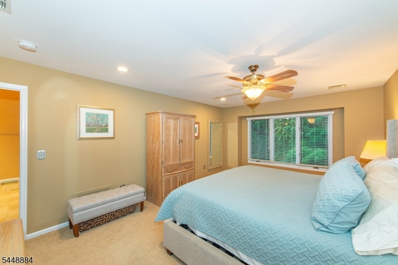 15 Fair Ridge Ct