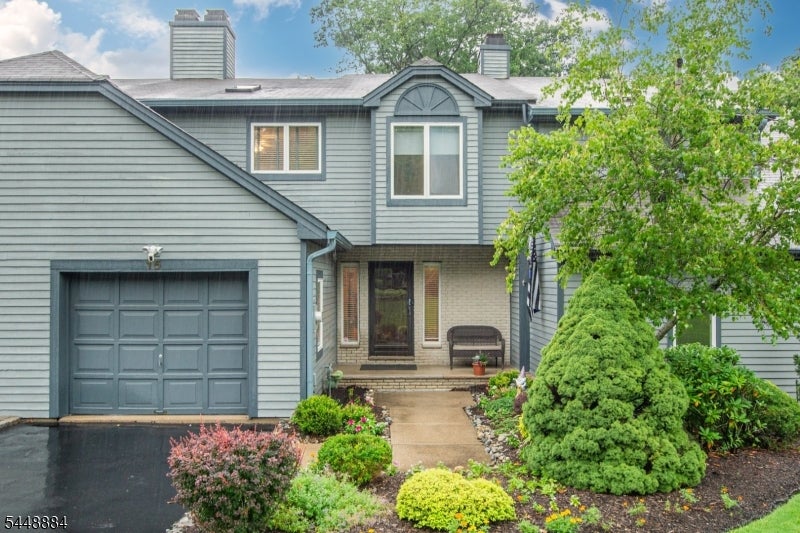 15 Fair Ridge Ct