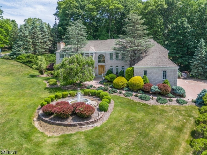 5 Raine Tree Ct