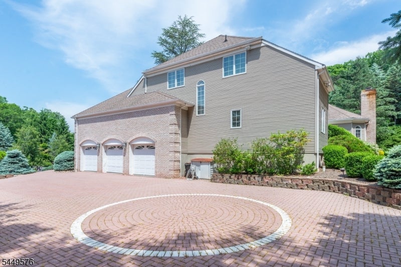 5 Raine Tree Ct