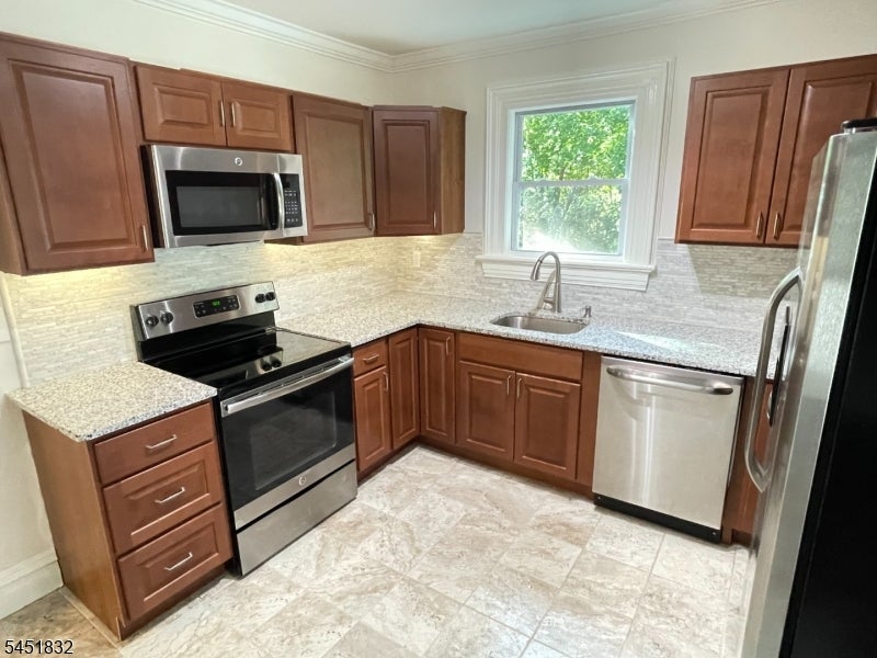85 Western Ave 2
