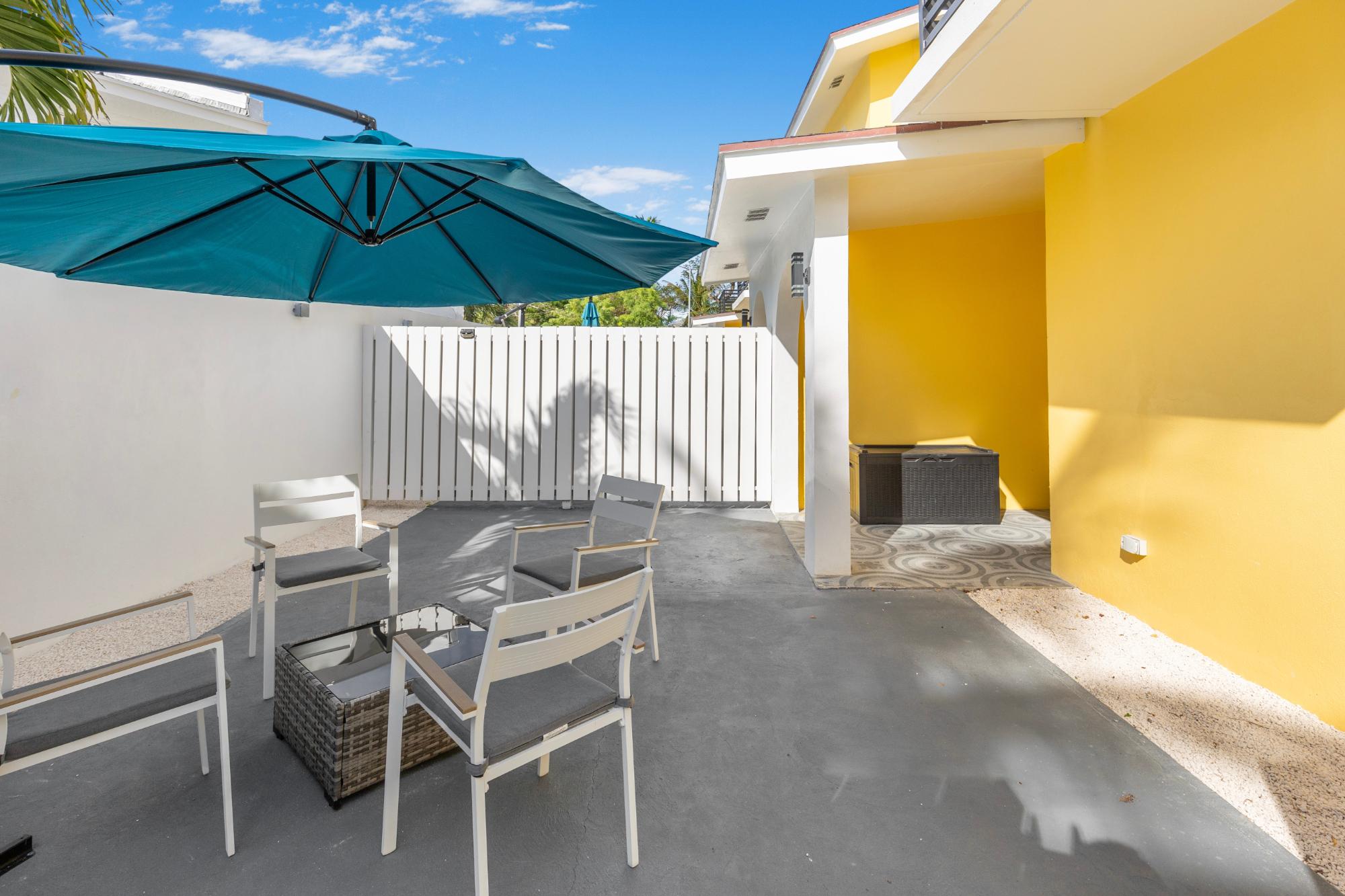 17 VILLAS, CABLE BEACH Unit: 1