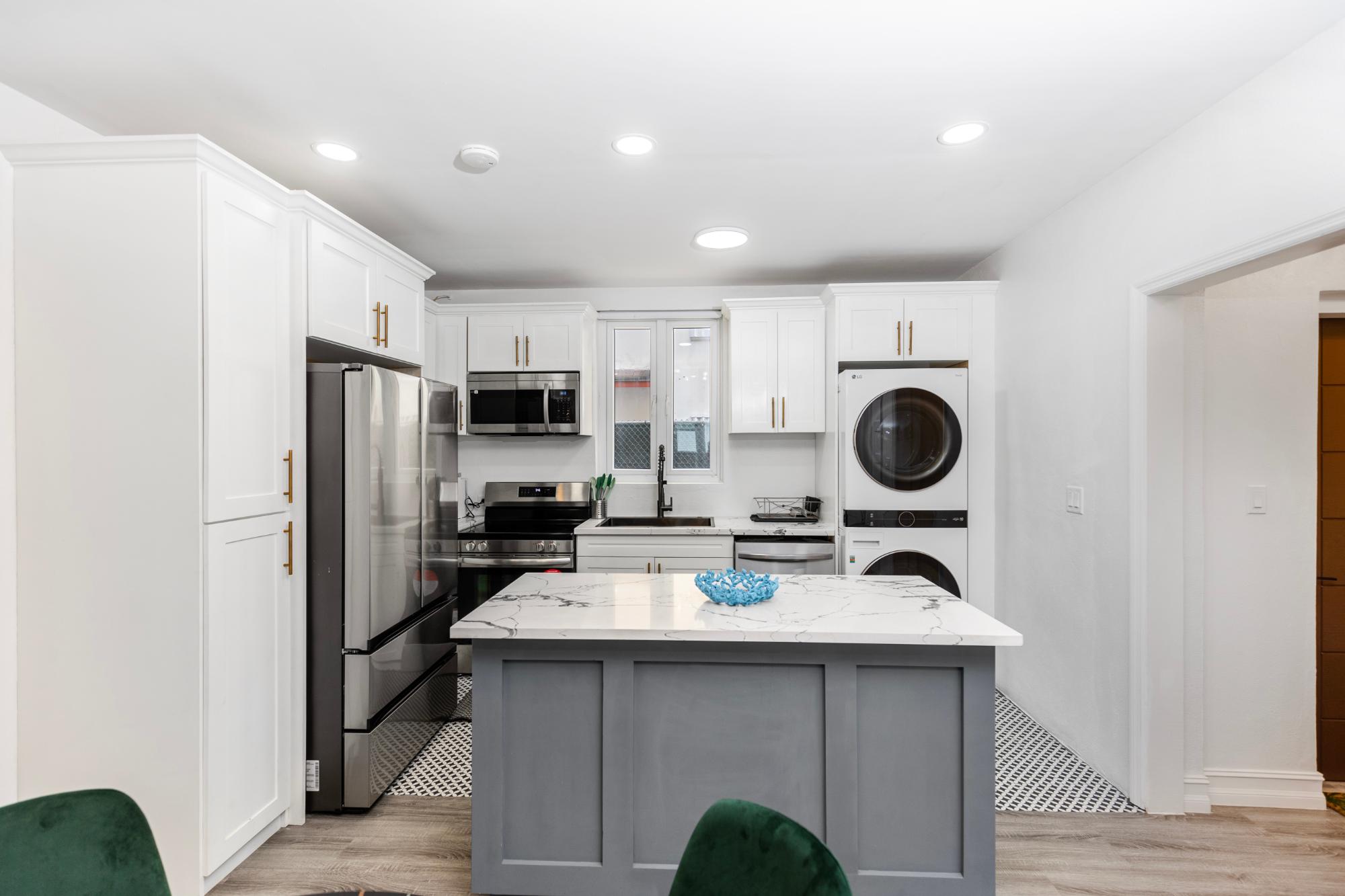 17 VILLAS, CABLE BEACH Unit: 1
