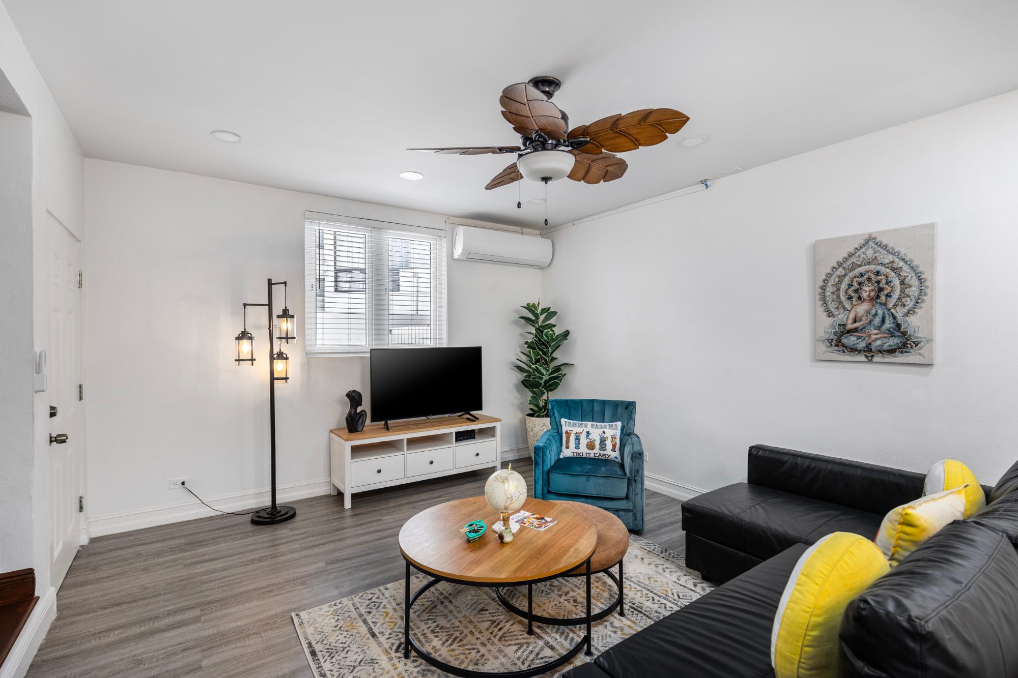 17 VILLAS, CABLE BEACH Unit: 1