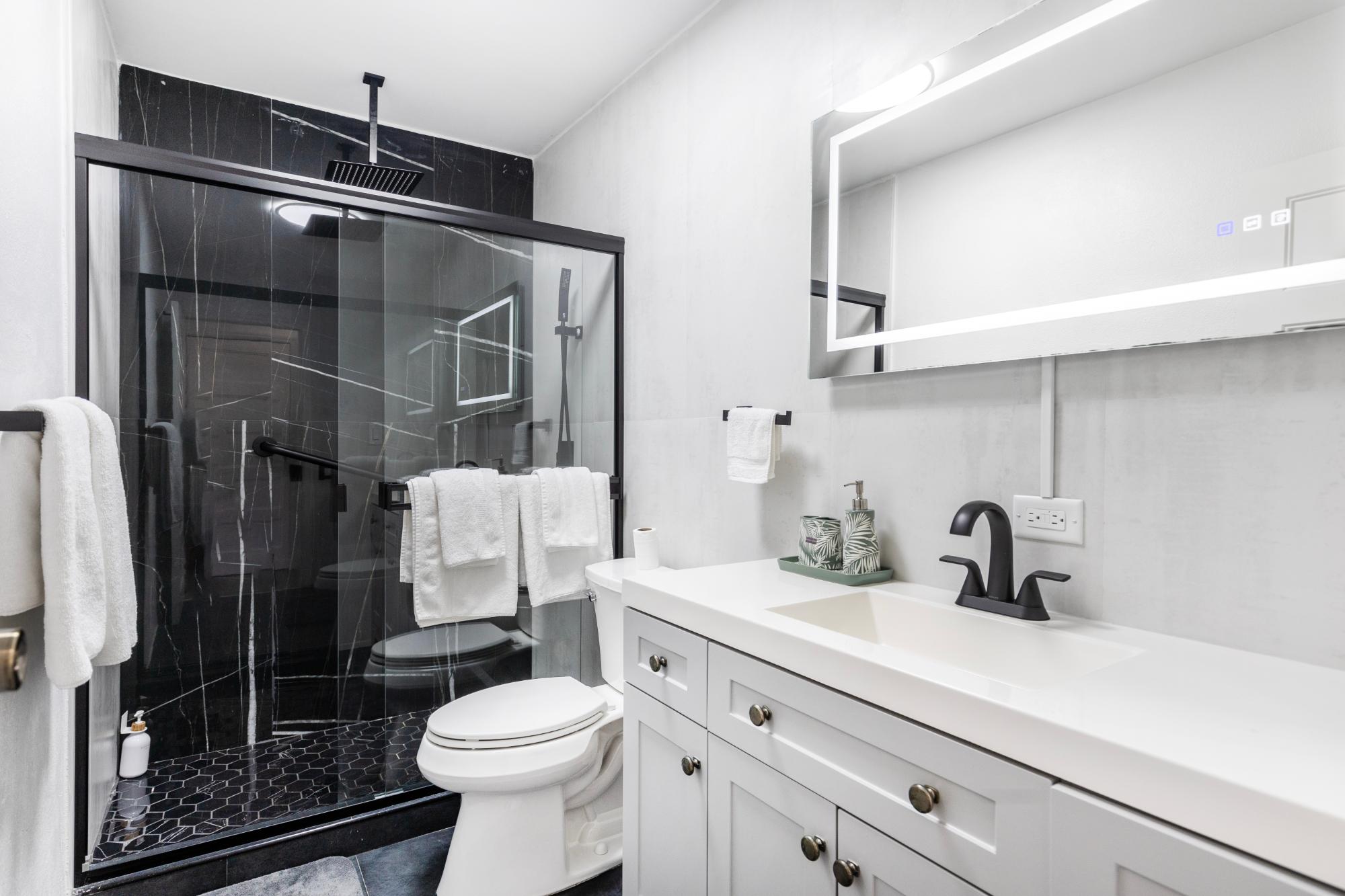 17 VILLAS, CABLE BEACH Unit: 1