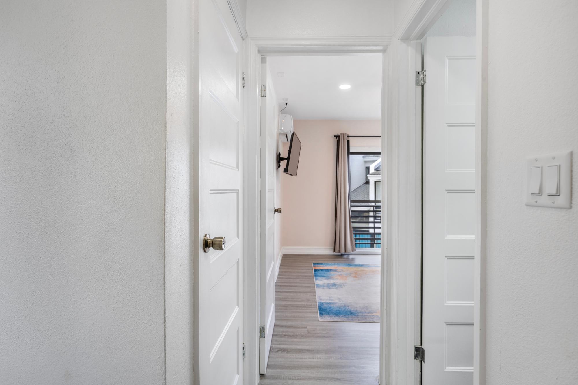 17 VILLAS, CABLE BEACH Unit: 1