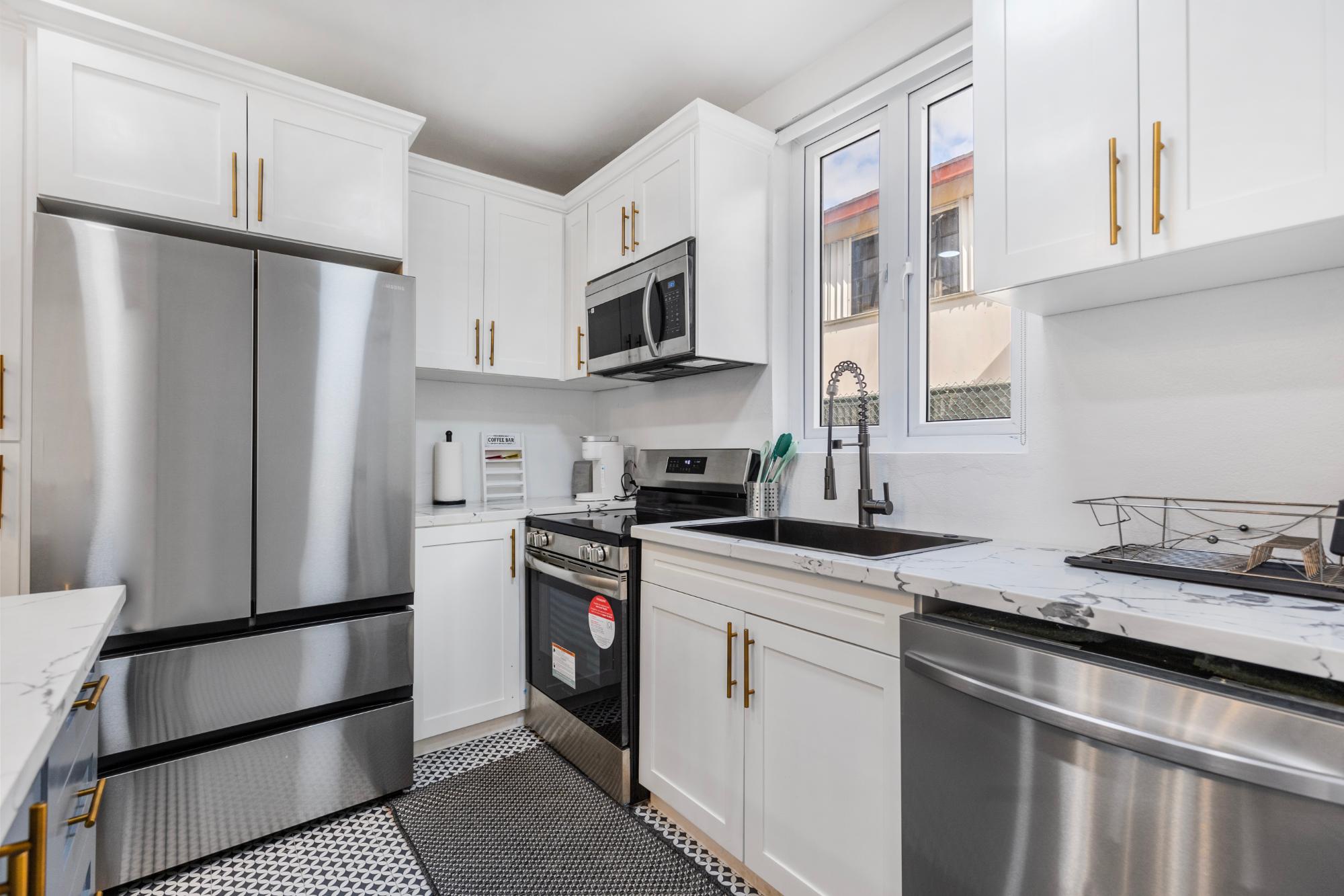 17 VILLAS, CABLE BEACH Unit: 1