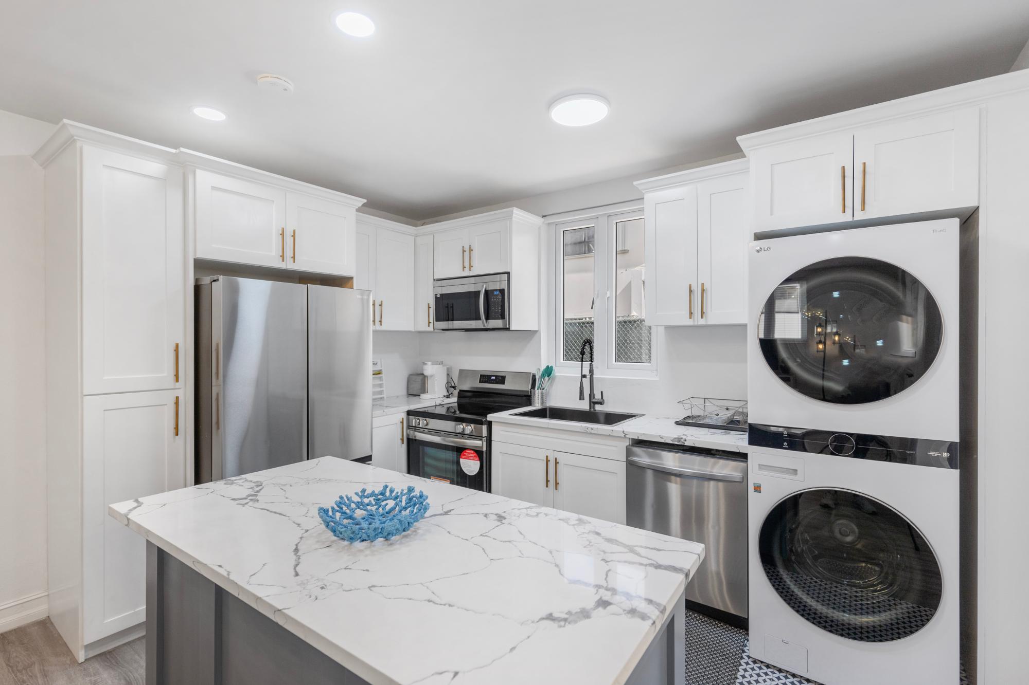 17 VILLAS, CABLE BEACH Unit: 2