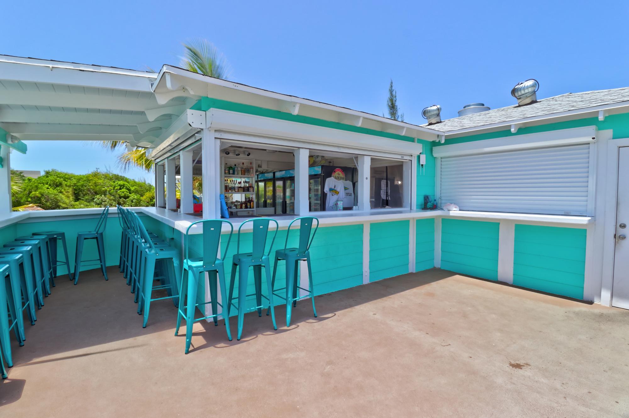THE LEEWARD YACHT CLUB