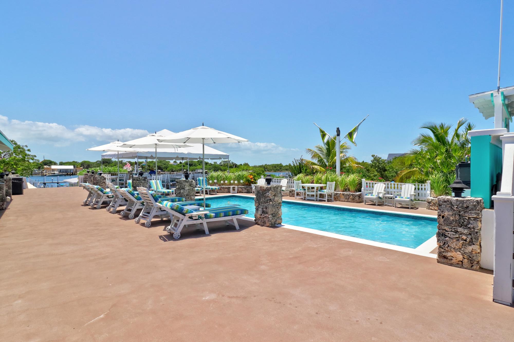 THE LEEWARD YACHT CLUB
