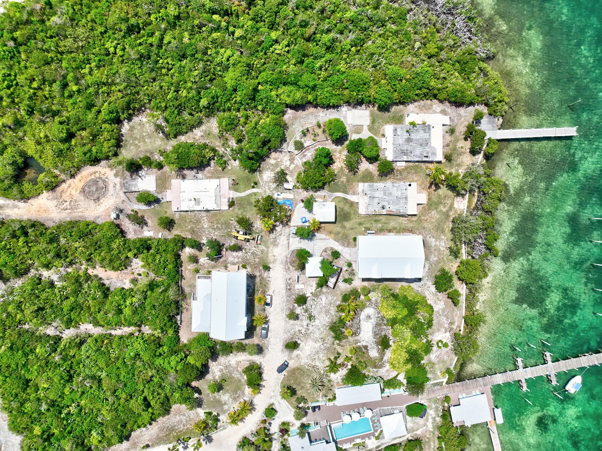 THE LEEWARD YACHT CLUB