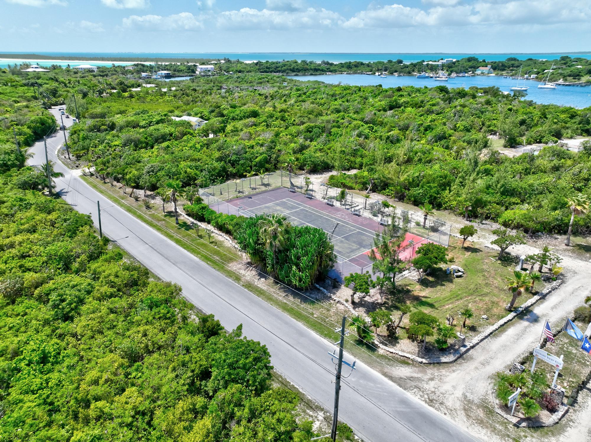 THE LEEWARD YACHT CLUB
