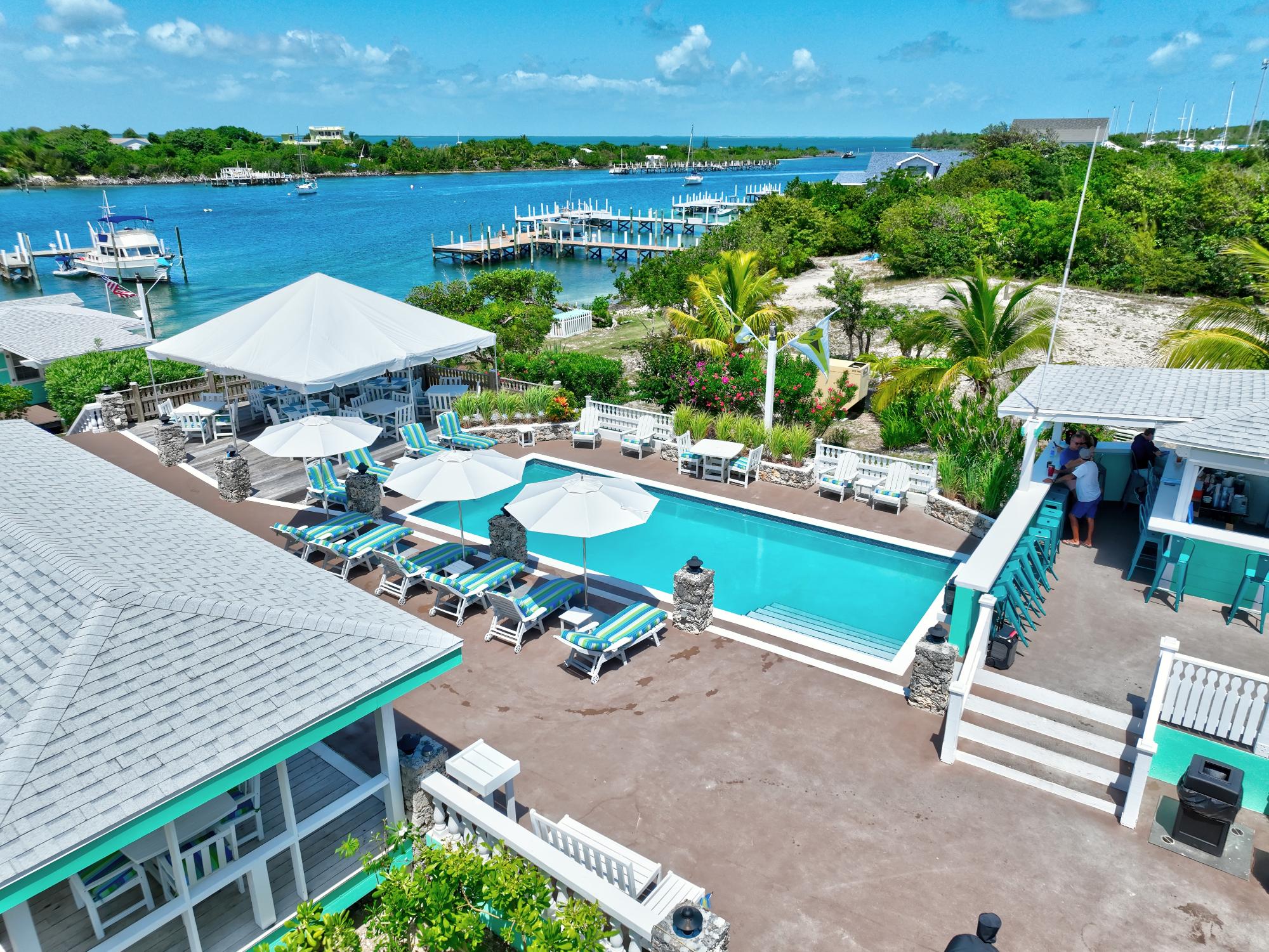 THE LEEWARD YACHT CLUB