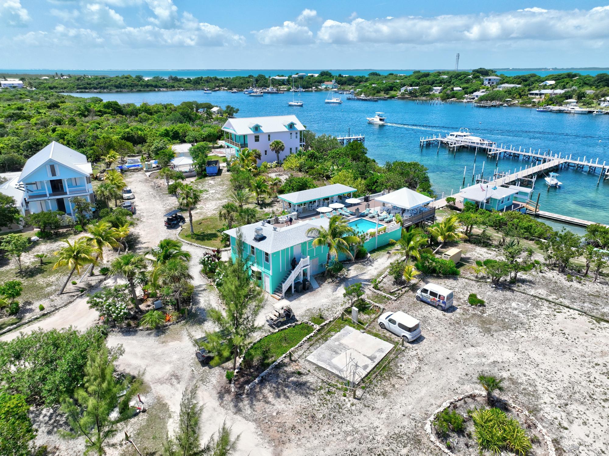 THE LEEWARD YACHT CLUB
