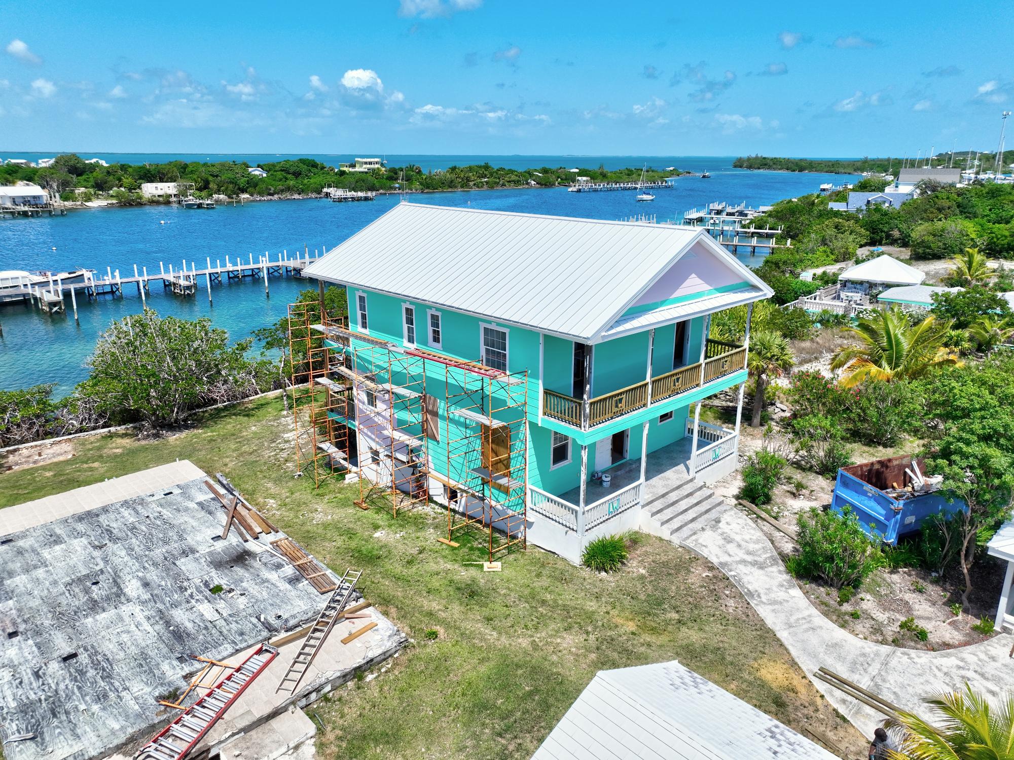 THE LEEWARD YACHT CLUB