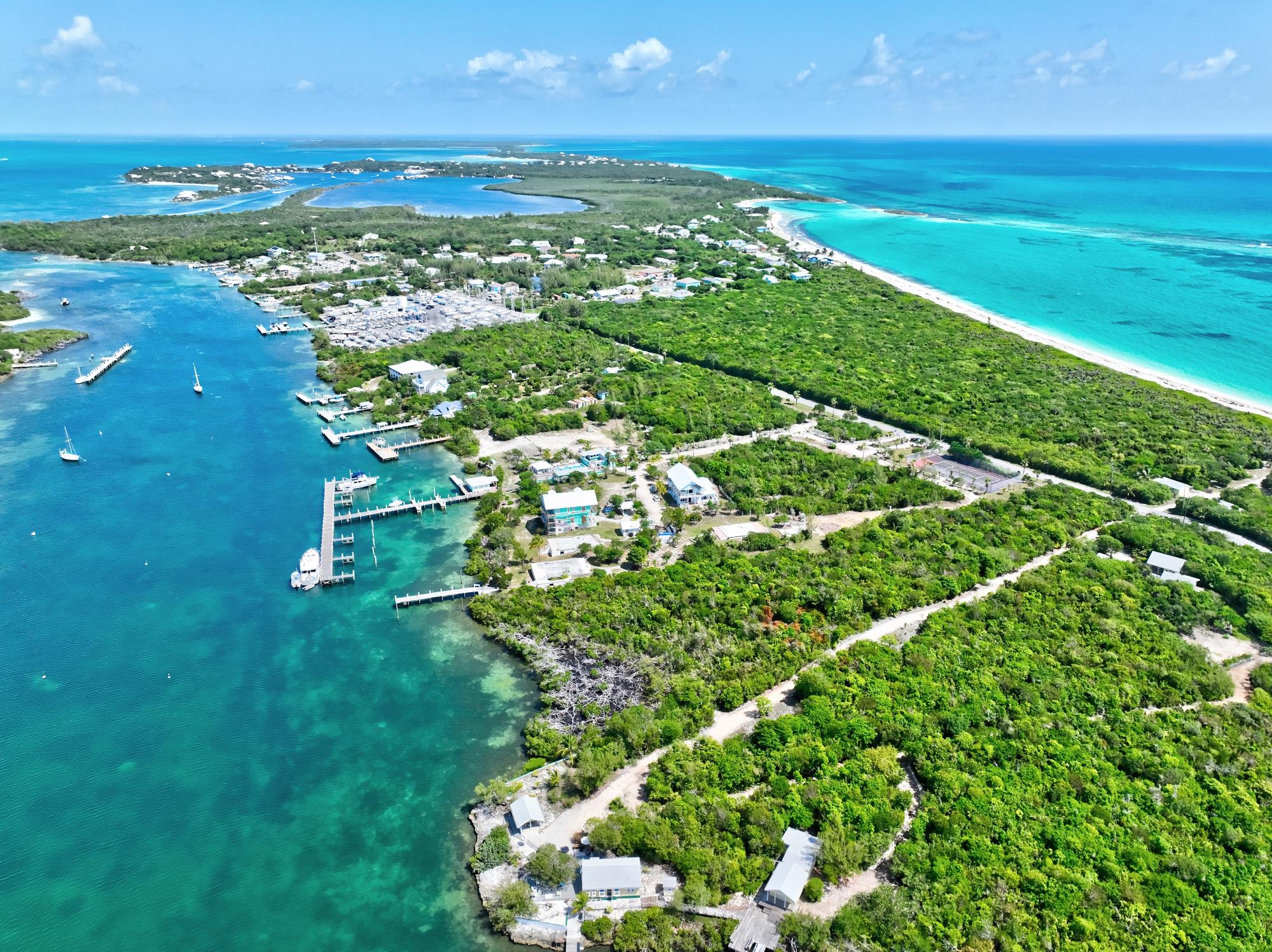 THE LEEWARD YACHT CLUB