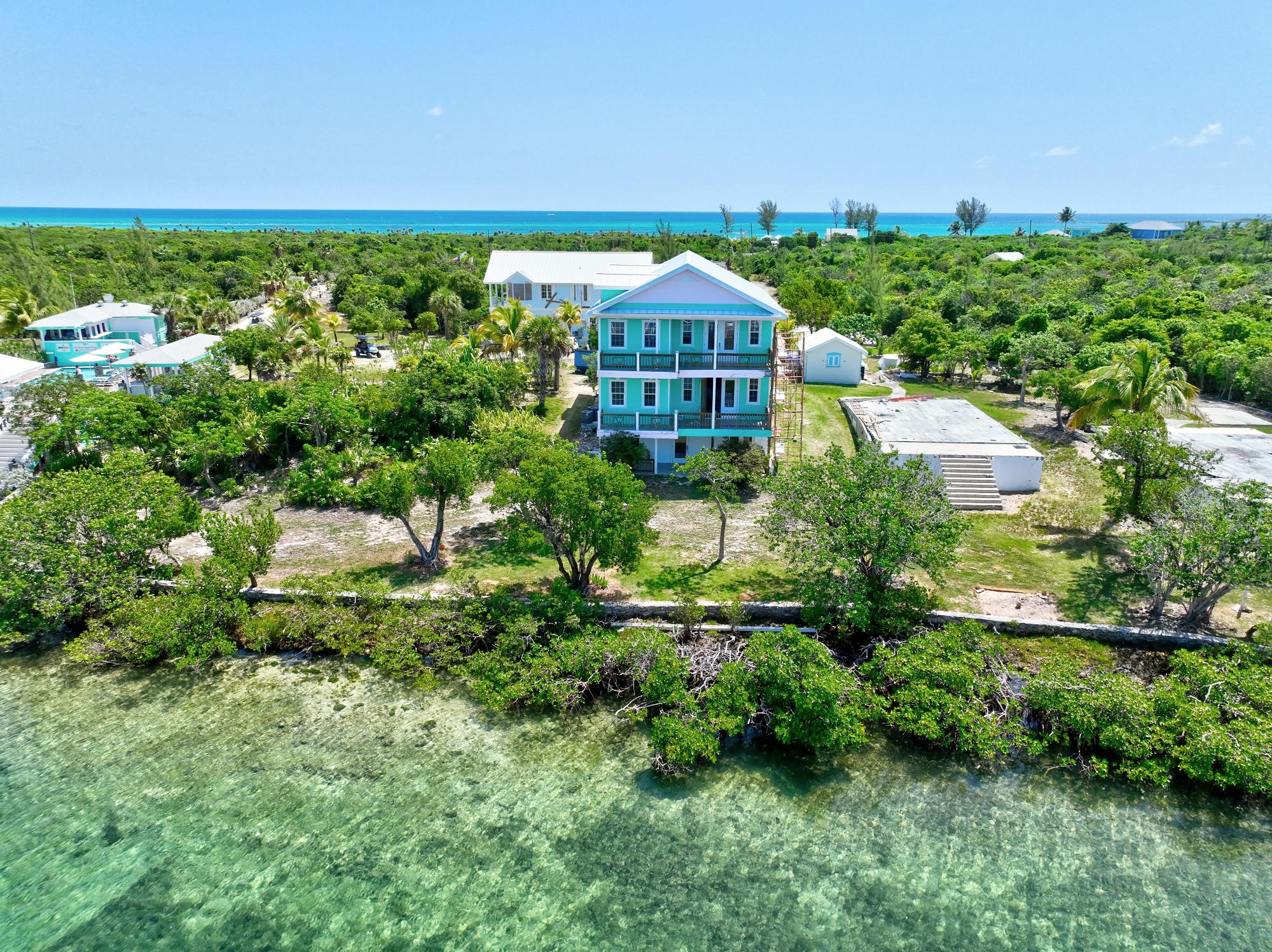 THE LEEWARD YACHT CLUB