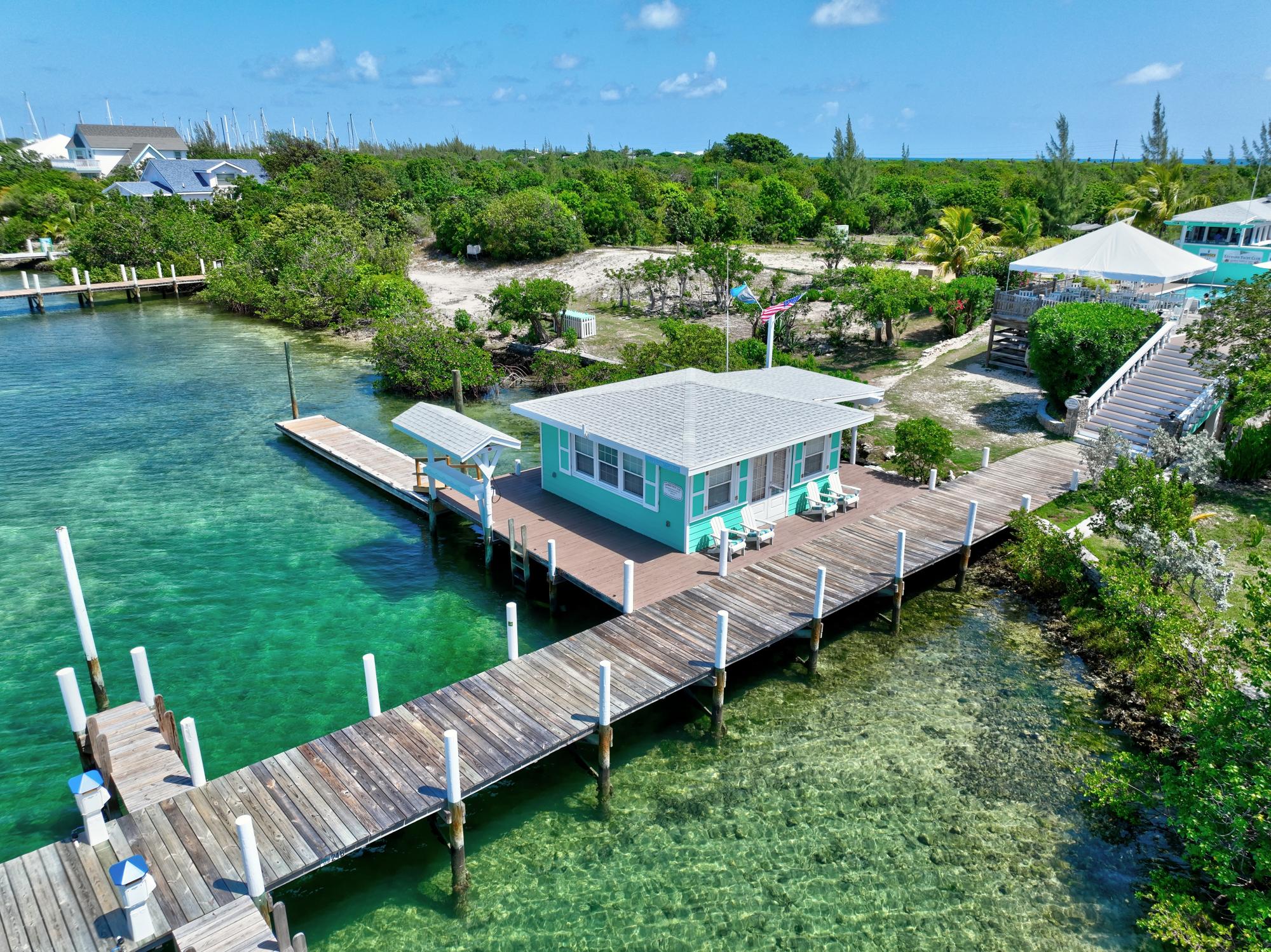 THE LEEWARD YACHT CLUB