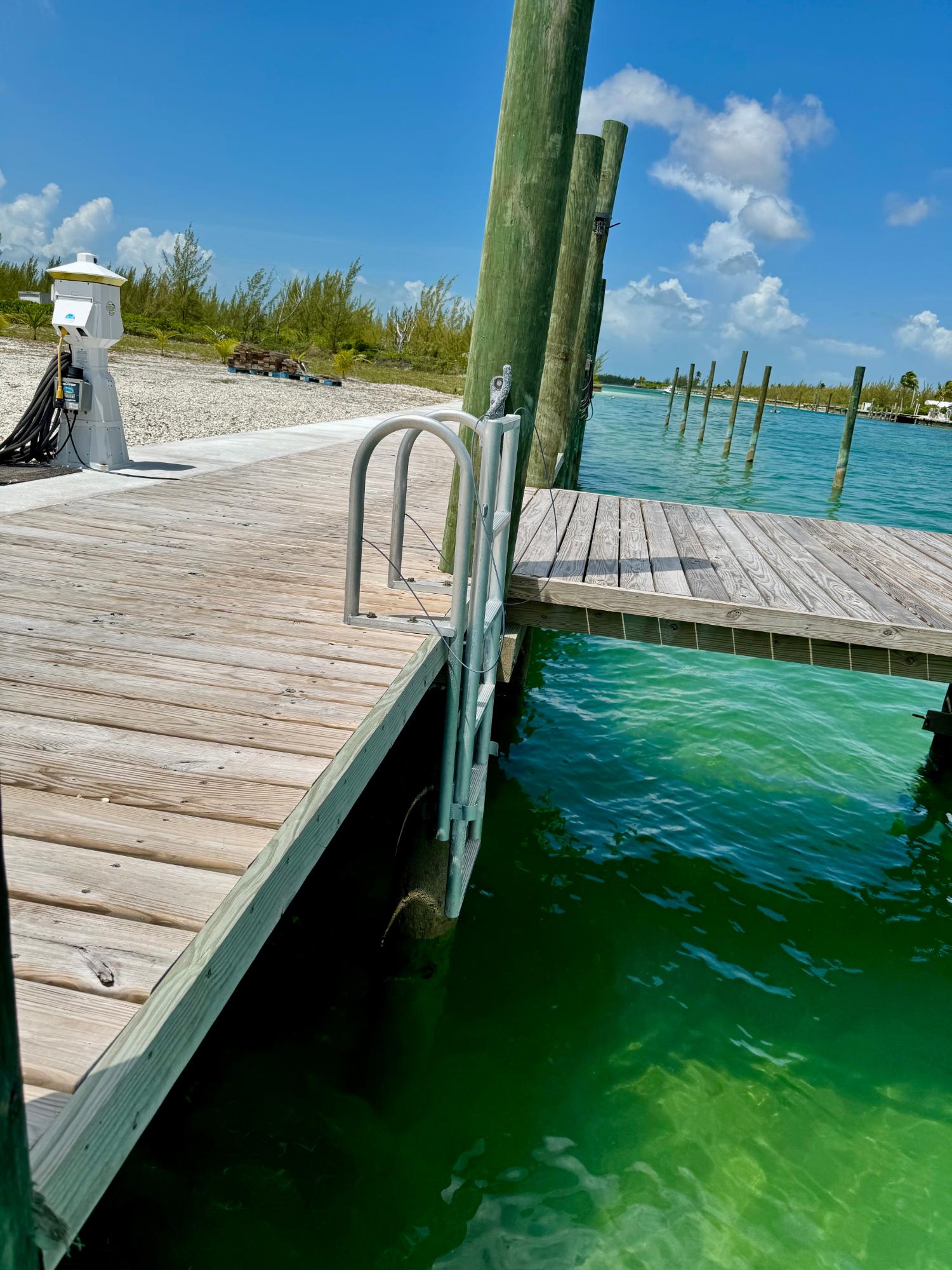 TREASURE CAY CANAL LOT 5