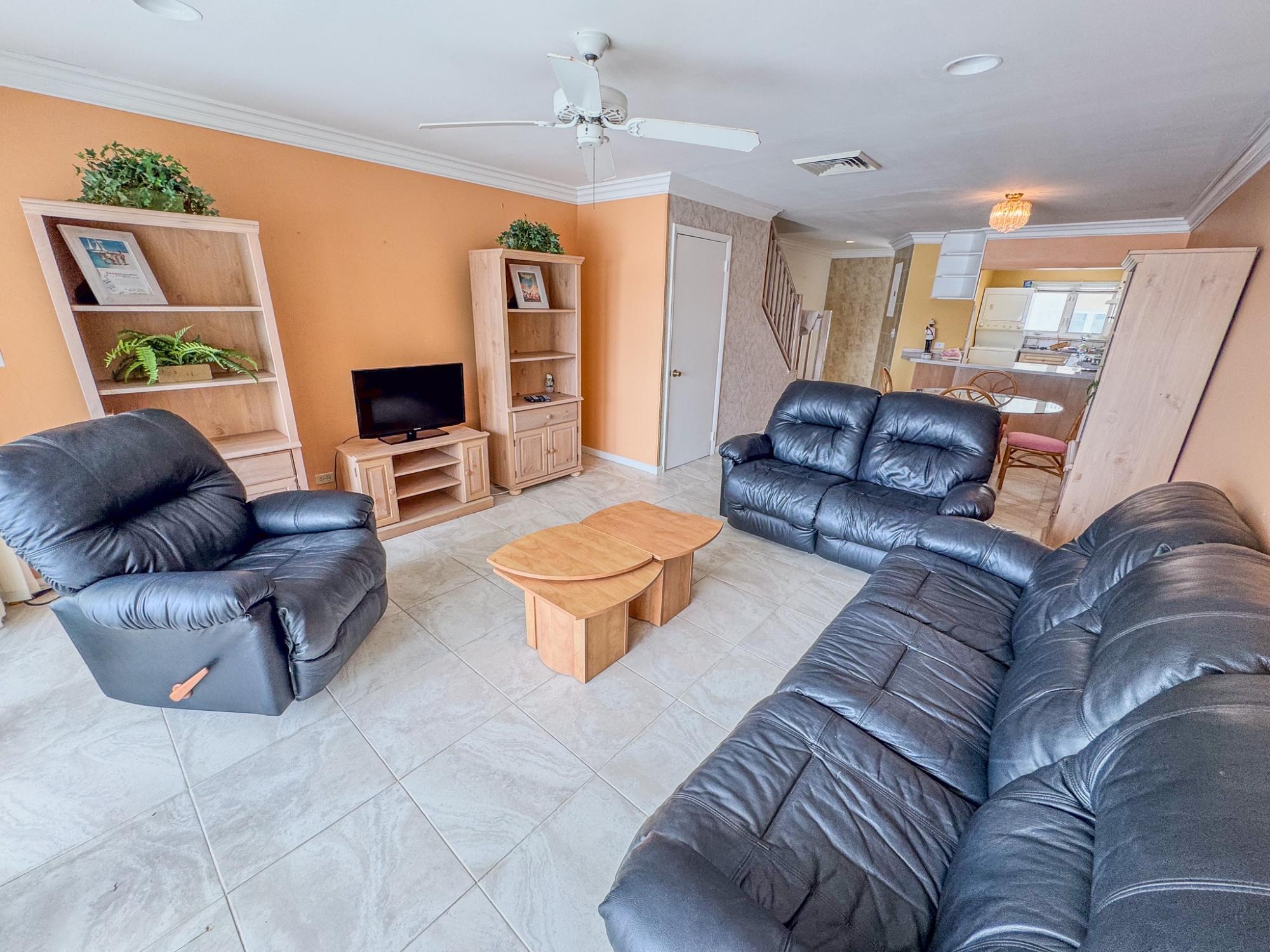 HARBOUR COLONY UNIT 6