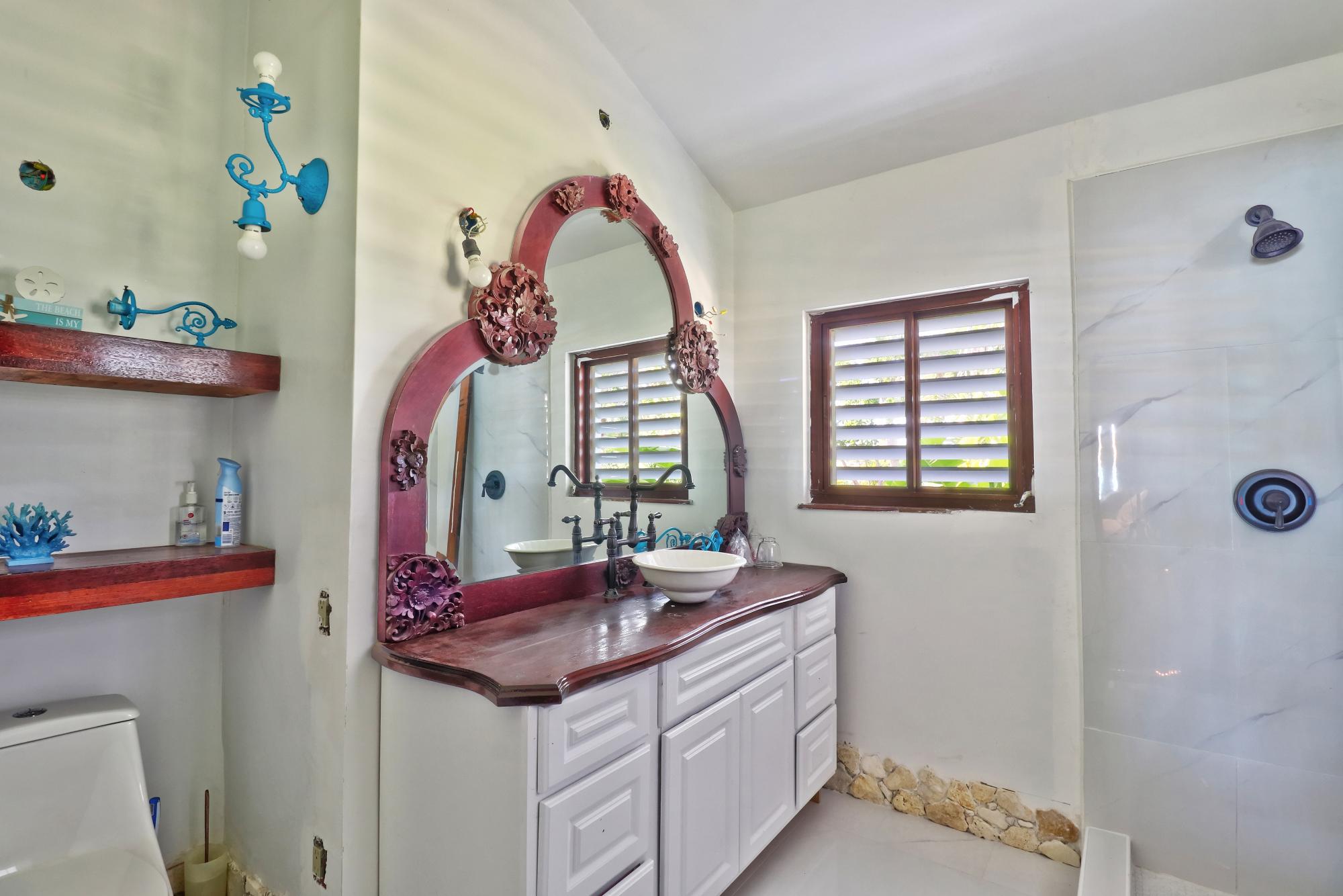WINDWARD BEACH ESTATES
