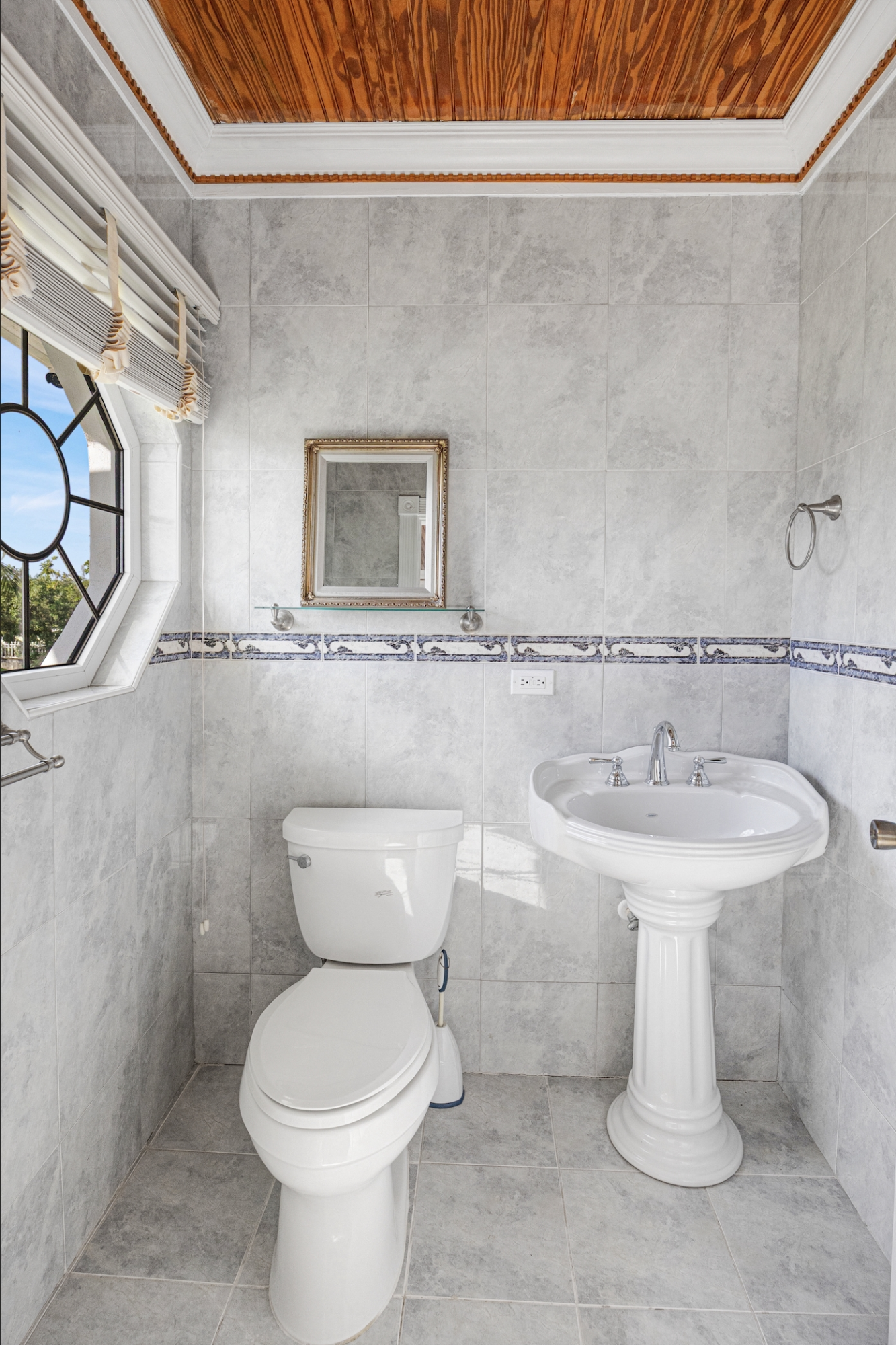 OCEANVIEW DRIVE Unit: 14B