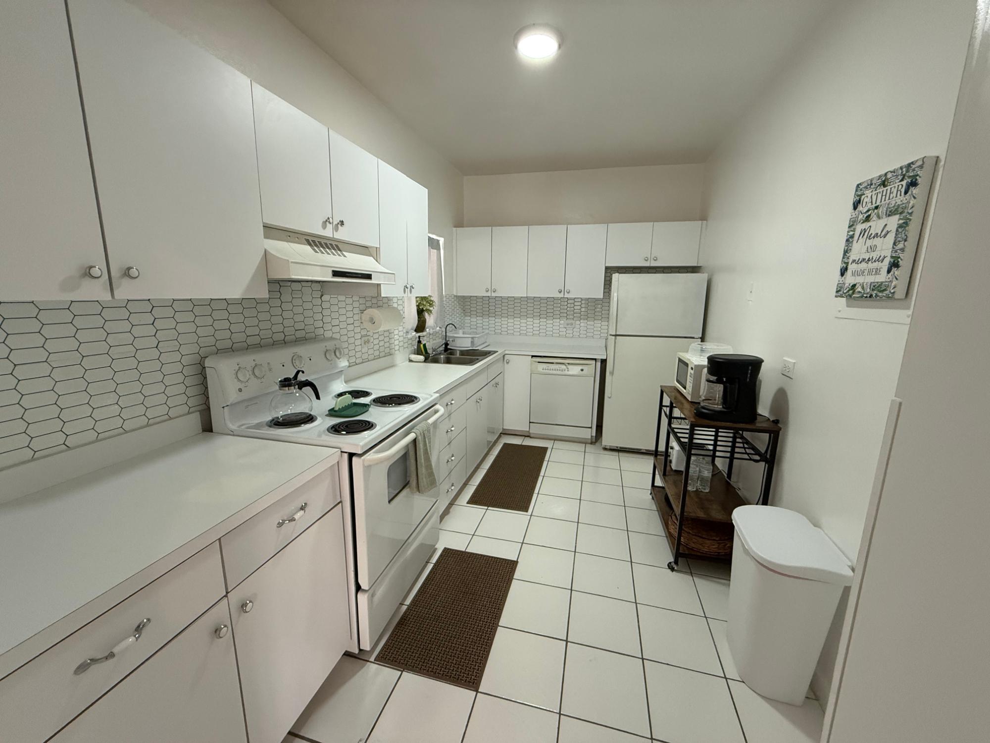 #7 BAYVIEW VILLAS Unit: 7