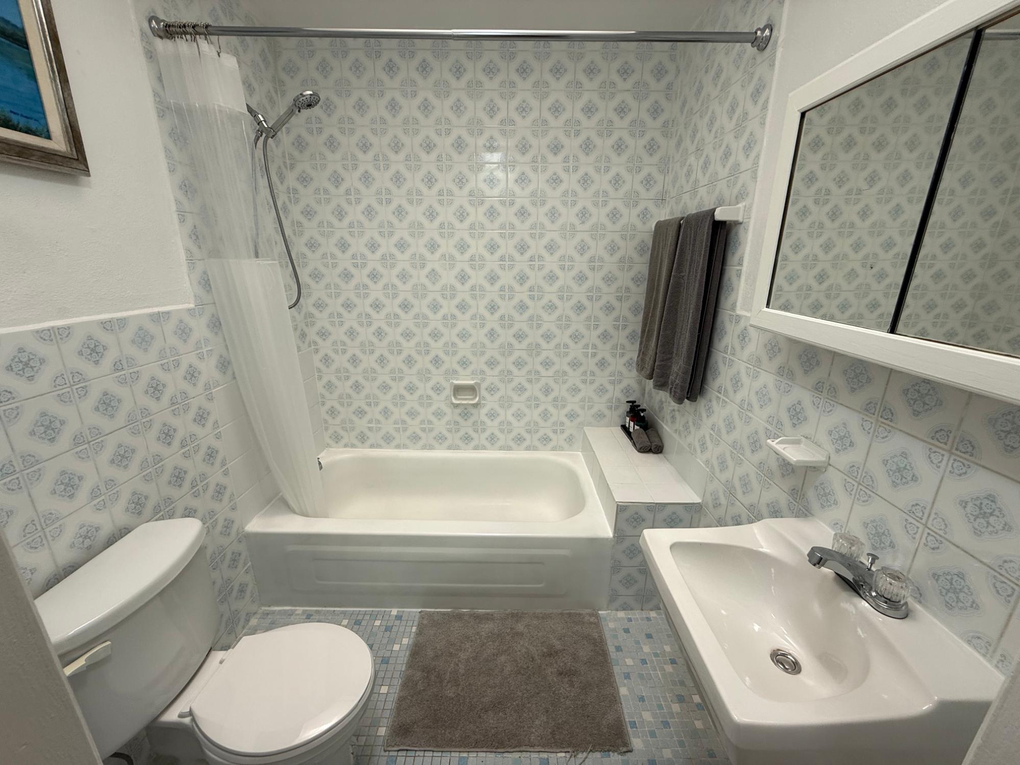 #7 BAYVIEW VILLAS Unit: 7